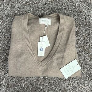Abercrombie & Fitch Women's Tan V-Neck Sweater